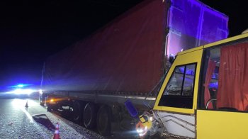 На Львівщині трапилась смертельна ДТП з військовим автобусом і вантажівкою