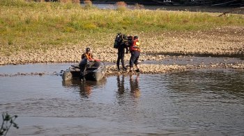Львівські рятувальники долучились до пошуків віднесеного течією 10-річного хлопчика на Закарпатті