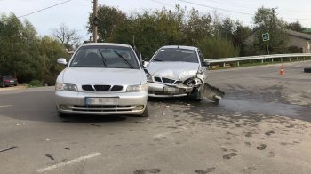 Зіткнулися два легковики: на Львівщині 63-річна жінка постраждала у ДТП