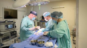 Львівські медики видалили зі шлунка дитини 35-сантиметровий клубок волосся