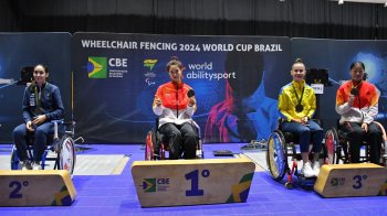 Наталія Морквич (у жовтій формі).