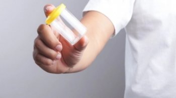 У Львові водій BMW під наркотиками спробував замінити сечу на воду під час експертизи