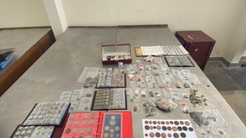 Вивозила майже тисячу старовинних монет: прикордонники затримали 35-річну українку