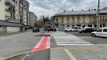 У Львові облаштують тротуар та велодоріжку на технічно складній вулиці