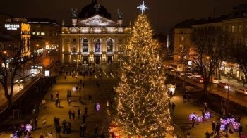 Новорічна ялинка у Львові 2022