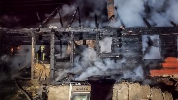 На Львівщині через замикання телевізора вщент згорів будинок