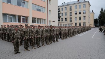 201 першокурсник: у львівському Ліцеї імені Героїв Крут склали присягу