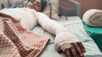У Львові рятують 14-річного одесита після селфі на електричці