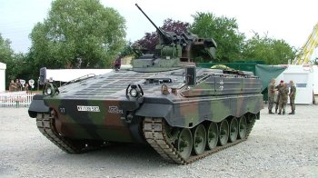 Німецькі БМП вже на шляху до України: міністр оборони Німеччини розповів деталі