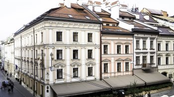 Зарплати в готелях Львова: де платять 44 000 грн, а де мінімалка