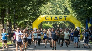 Дві сотні людей зі Львівщини приєднались до акції "Біжу за "Азовсталь"