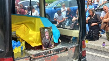 Городок зустрів загиблого Героя 