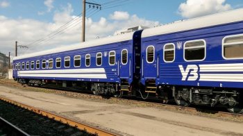 Через російські обстріли поїзди до Львова затримуються до 9 годин