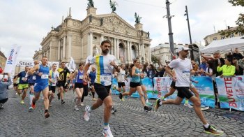 Учасники забігу