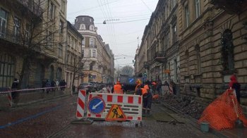 Фото перекритої вулиці Словацького у Львові