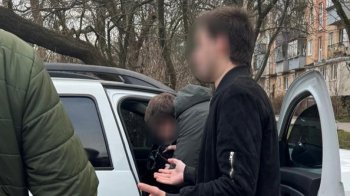 Суд обрав запобіжний захід 22-річному водієві, який наїхав на охоронця парку “Знесіння” у Львові