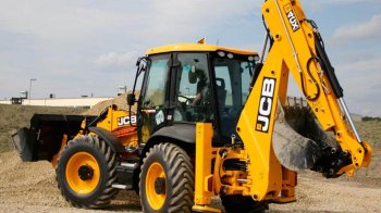 Суд покарав чоловіка за спробу спалити трактор на території військової частини у Львові