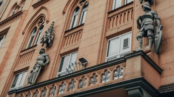 Міська влада Львова включила до програми реставрації балконів лише 12 із 120 поданих заявок