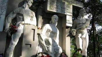 На Львівщині демонтують ще три пам’ятники тоталітарного режиму