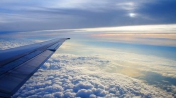 Зі Львова в… : куди полетіти після свят