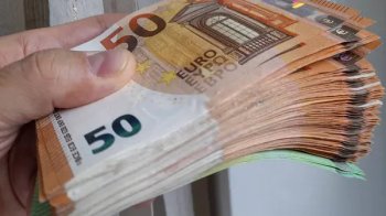 У Львові суд оштрафував прикордонника за хабар за вивезення 200 тис. євро