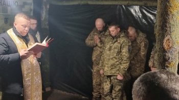 Львівські захисники показали, як проводять Різдво в окопах (фото)