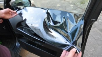 Поліція закликає водіїв розтоновувати вікна у своїх автівках