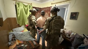 Поліція оприлюднила перші фото затримання підозрюваного у вбивстві Андрія Парубія