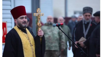 Загиблих мобілізованих у Макіївці «благословляли» вкраденим із Луганська хрестом — ЗМІ