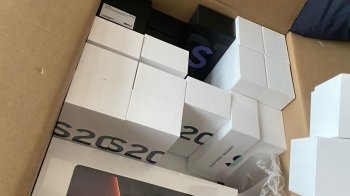 На кордоні затримали партію елітних товарів на 70 млн грн: Apple і Dior везли ЗСУ