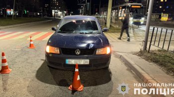 На Сихові водій Volkswagen збив на пішохідному переході 16-річну дівчину