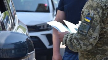 Поблизу Львова водій вдарив працівника ТЦК битою по голові під час перевірки документів