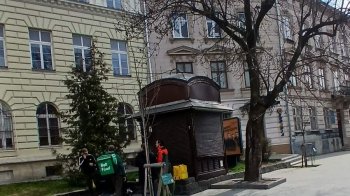 В центрі Львова демонтували МАФ, у якому продавали сигарети