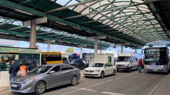 У "Краковці" та "Шегинях" автомобільні черги: яка ситуація на інших пунктах пропуску