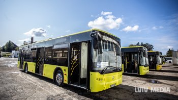 П’ять автобусів Львова змінили маршрут через атаку безпілотників: деталі