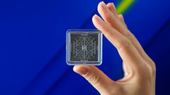 Нацбанк випустив пам’ятну монету у формі квадрата