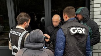 У Львові затримали 50-річного чоловіка за організацію переправляння ухилянтів