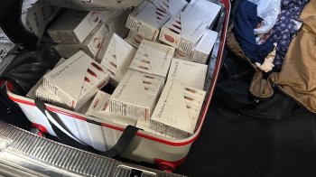 Трьох мешканок Львівщини спіймали на кордоні з контрабандою продуктів і електронних сигарет