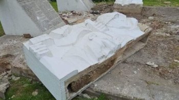 На Львівщині в одній громаді за день демонтували 4 радянські пам’ятники