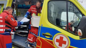 До Львова евакуювали шістьох людей, які отримали важкі травми у зонах бойових дій