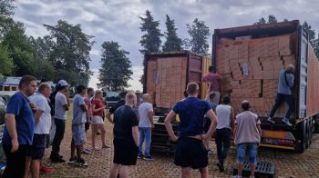 Російські шахеди знищили у Львові гумдопомогу від Папи Римського. Фото