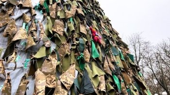 Камуфльовану «ялинку незламних» встановлять у Миколаєві