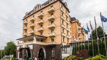 Санаторій "Женева" у Трускавці виставив переселенців на вулицю: пояснення мерії