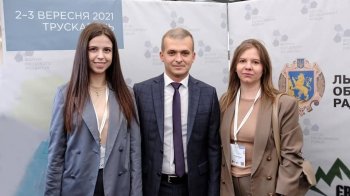 На фото Ірина Кісера, Василь Лозинський та Марта Слотило