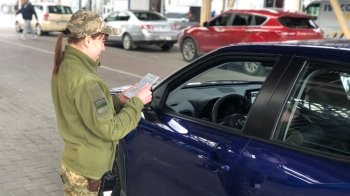 Розмитнення легкових авто здійснюватимуть ще на одиному пункті пропуску: ситуація на кордонах