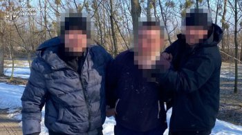 Мешканця Золочівщини затримали за “закладки” з канабісом в дуплі дерева