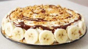 Торт без випічки з печива та бананів