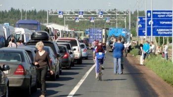 Росіяни тікають від мобілізації за кордон: країни Балтії відмовляються їх впускати, а Німеччина приймає ухилянтів