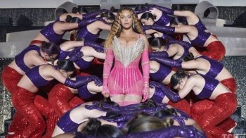 Бейонсе виступила у Дубаї у сукні від українського бренду