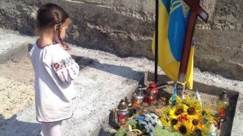 Уряд збільшив соціальні виплати для дітей загиблих добровольців